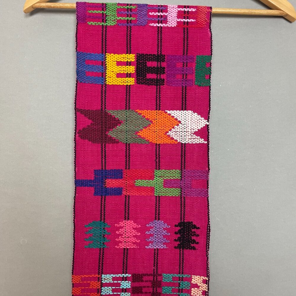Guatemalan Table Runner Woven Long Pink Geometric Pattern Home Decor Handmade - Picture 4 of 15